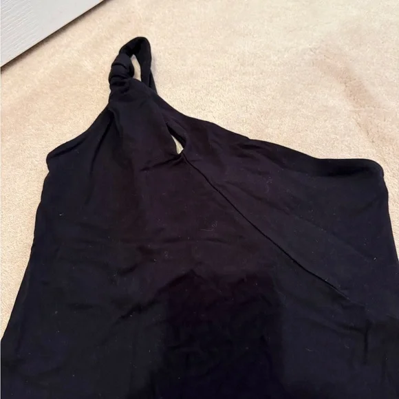 One-Shoulder top with Knot Strap - Picture 3 of 7